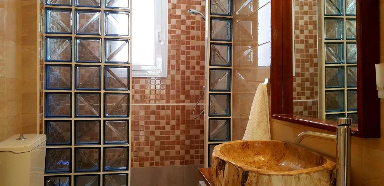 Spacious Apartment In The Historical Center Of Athén Kültér fotó